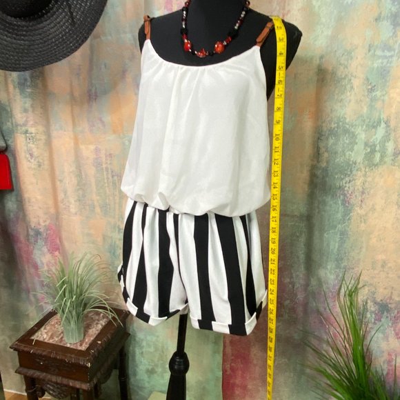 📌Double Zero Cute B/W Romper w/ Chiffon Top Part - Picture 6 of 14